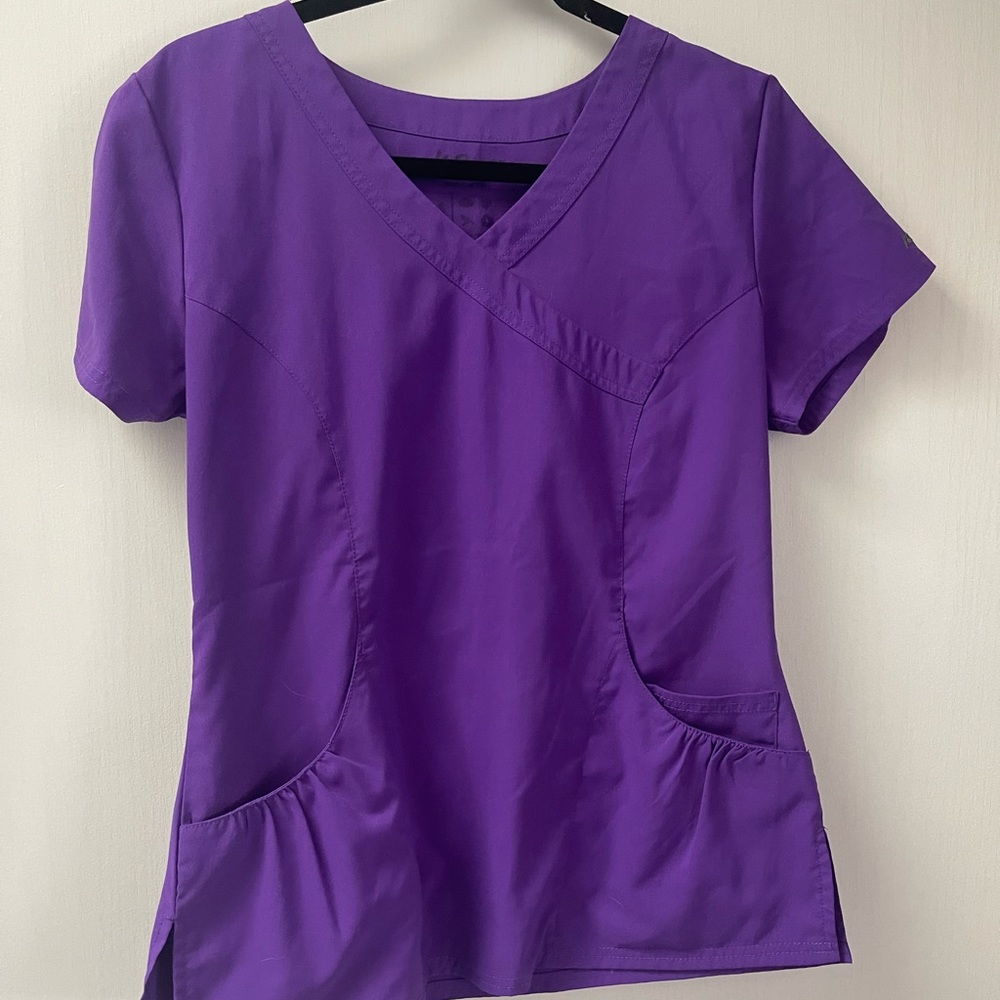 Scrub top